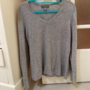 Grey Cashmere Woman’s Sweater (Medium)